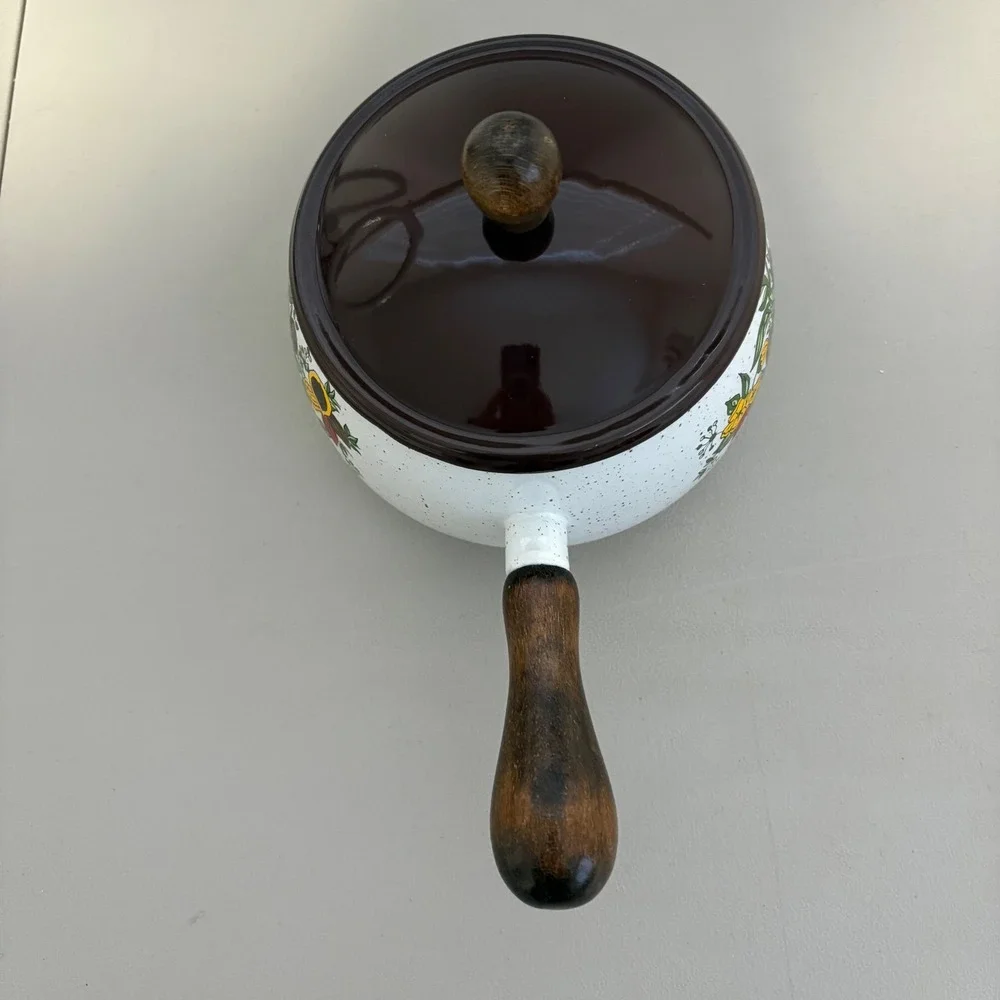 VTG Enamelware Sauce Pan with Lid Fruit Floral Motif Wooden Handle Speckled